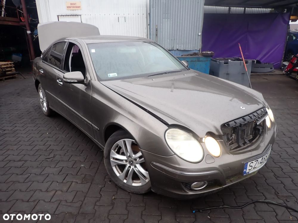 CZĘŚCI - Mercedes E-klasa W211 3,0CDI 190KM 642920 AT 722902 LIFT 2008r. LAKIER C963 INDEX - 8713 - 1