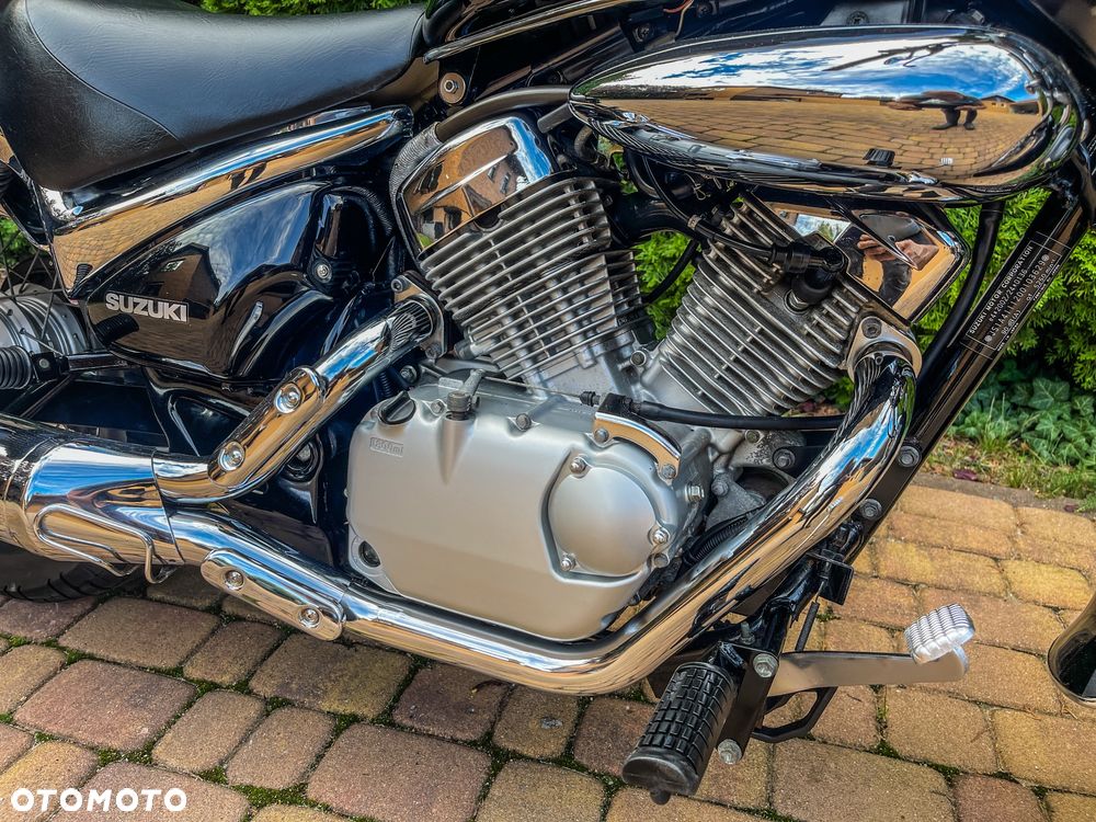 Suzuki Intruder - 9