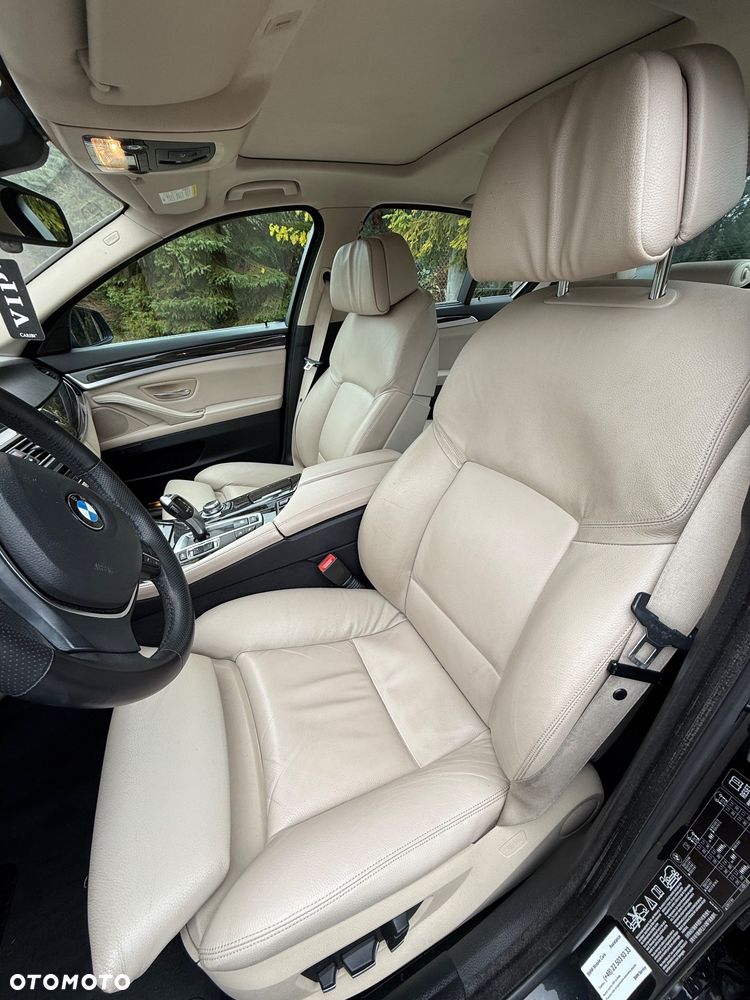 BMW Seria 5 525d xDrive - 2