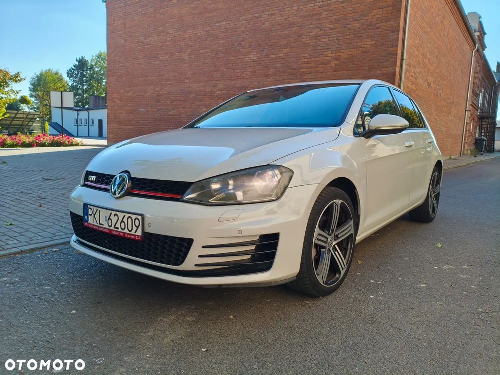 Volkswagen Golf 1.6 TDI BlueMotion Technology Cup - 26