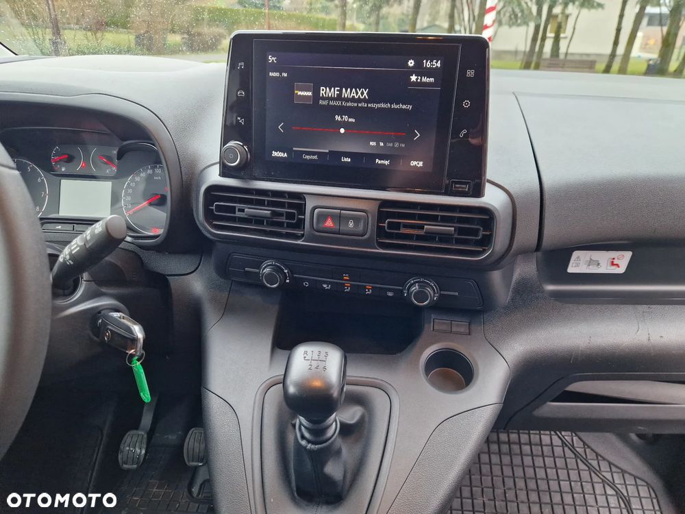 Opel Combo Maxi Brygadówka 5 Osób - 32