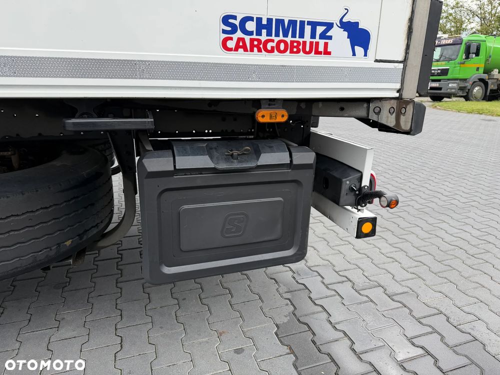 Schmitz Cargobull SKO 24 - 8
