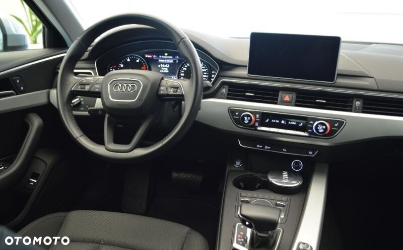Audi A4 Limousine - 3