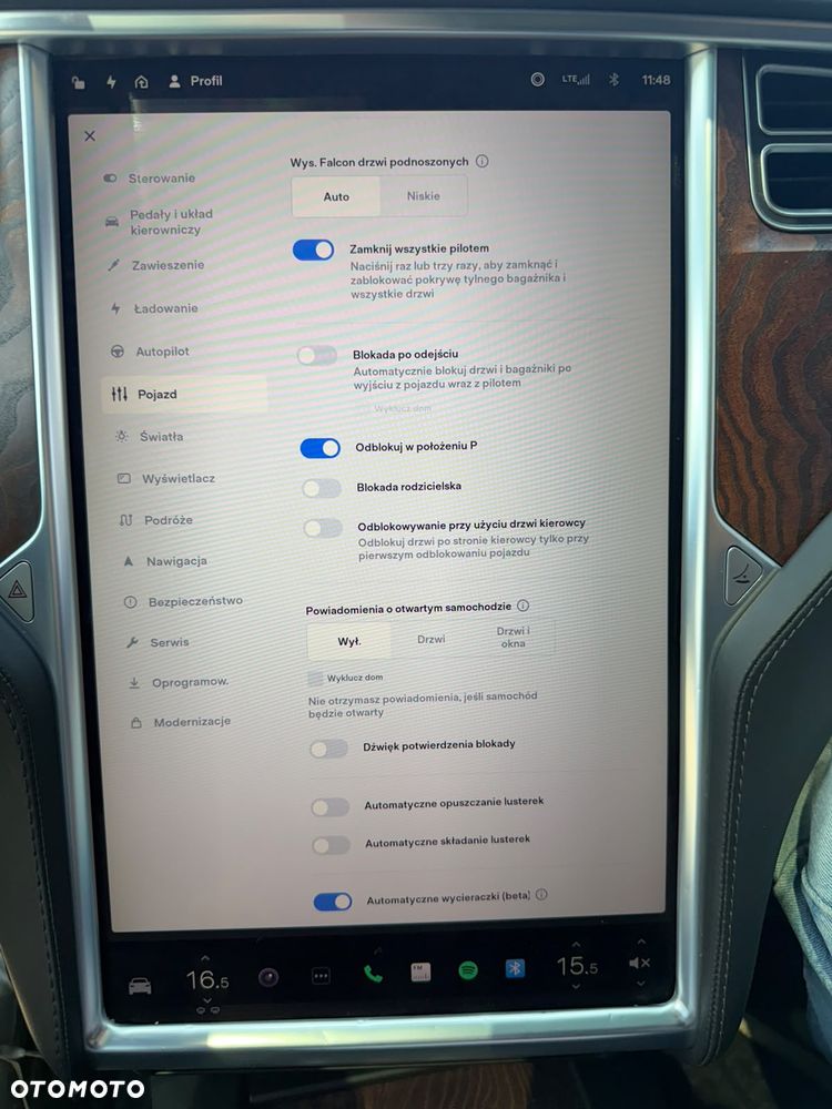 Tesla Model X - 25