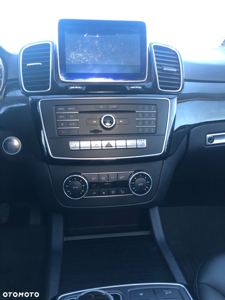 Mercedes-Benz GLE - 21