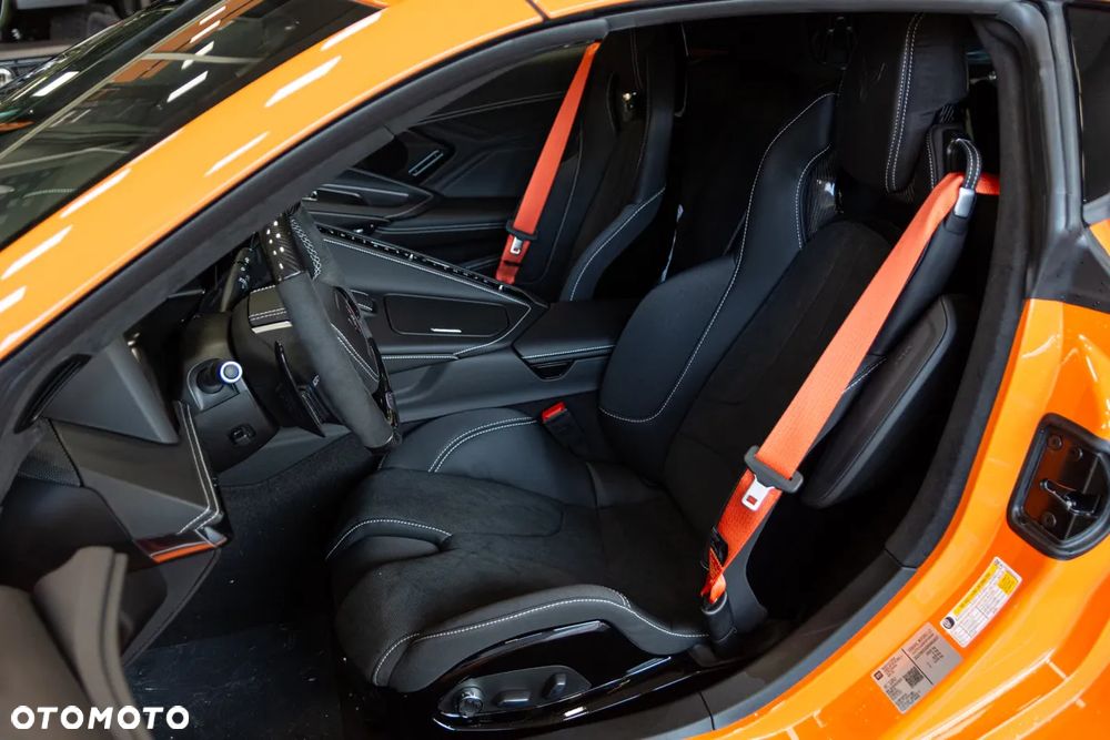 Chevrolet Corvette - 20