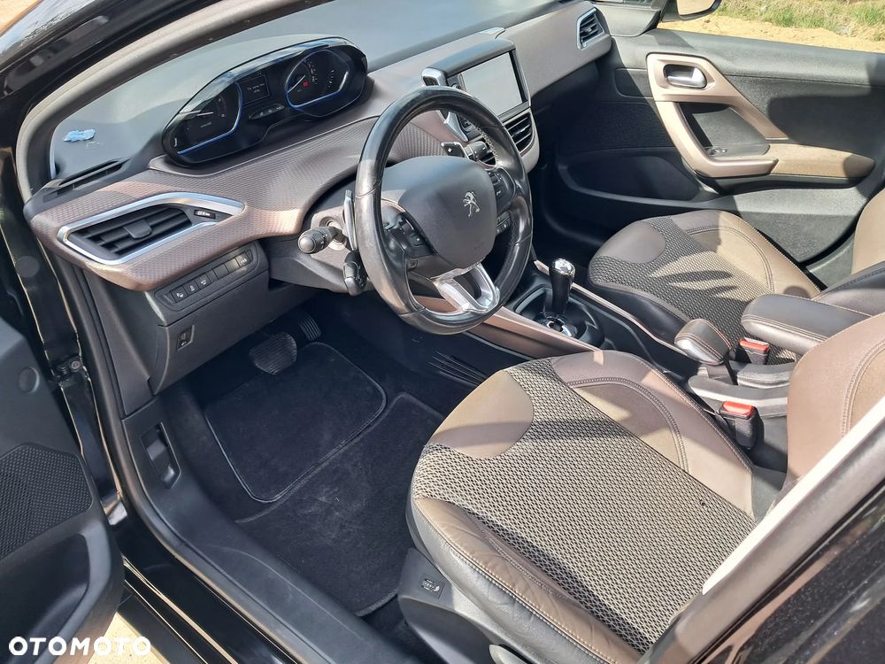 Peugeot 2008 e-HDi FAP 92 EGS6 STOP & START Allure - 14