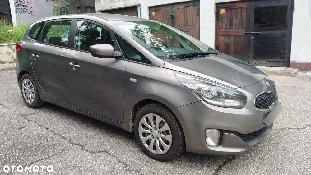 Kia Carens 1.7 CRDi M - 2