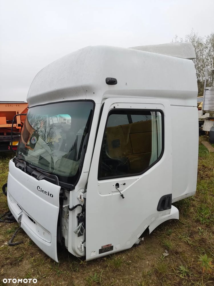 kabina Renault MAN Mercedes 814D - 2