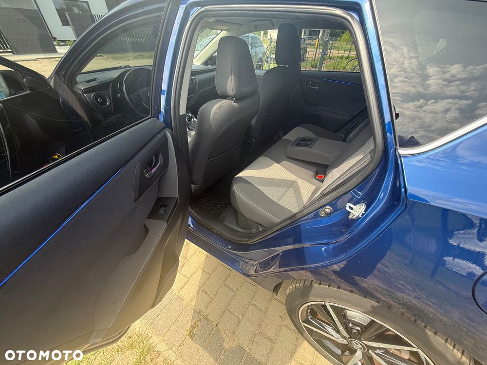 Toyota Auris - 13