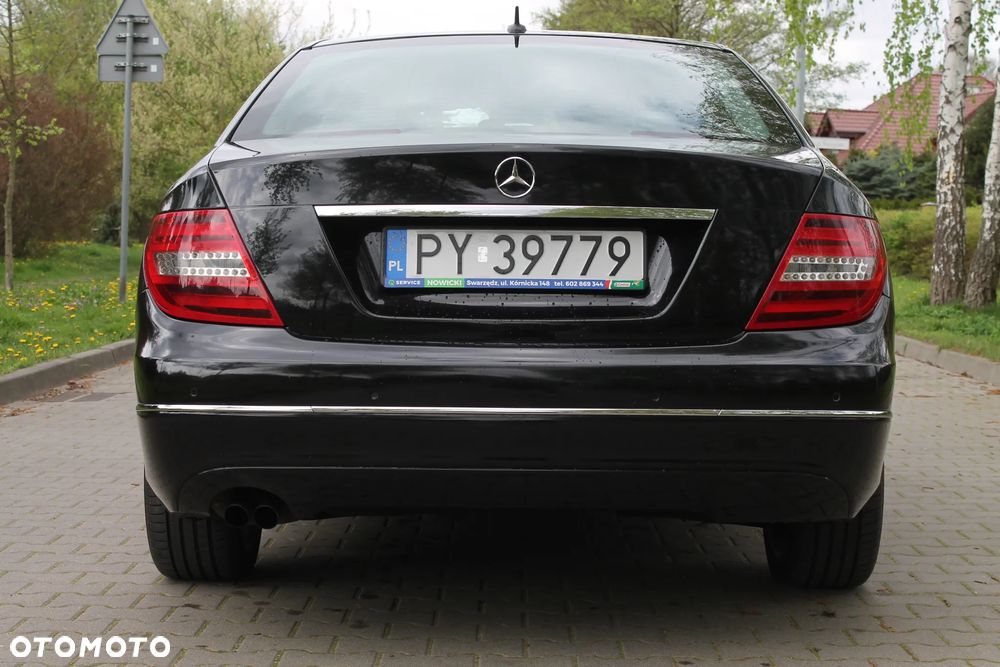 Mercedes-Benz Klasa C 180 CDI DPF (BlueEFFICIENCY) 7G-TRONIC Avantgarde - 25