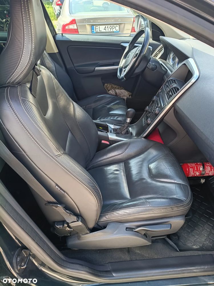 Volvo XC 60 D4 RDesign - 5