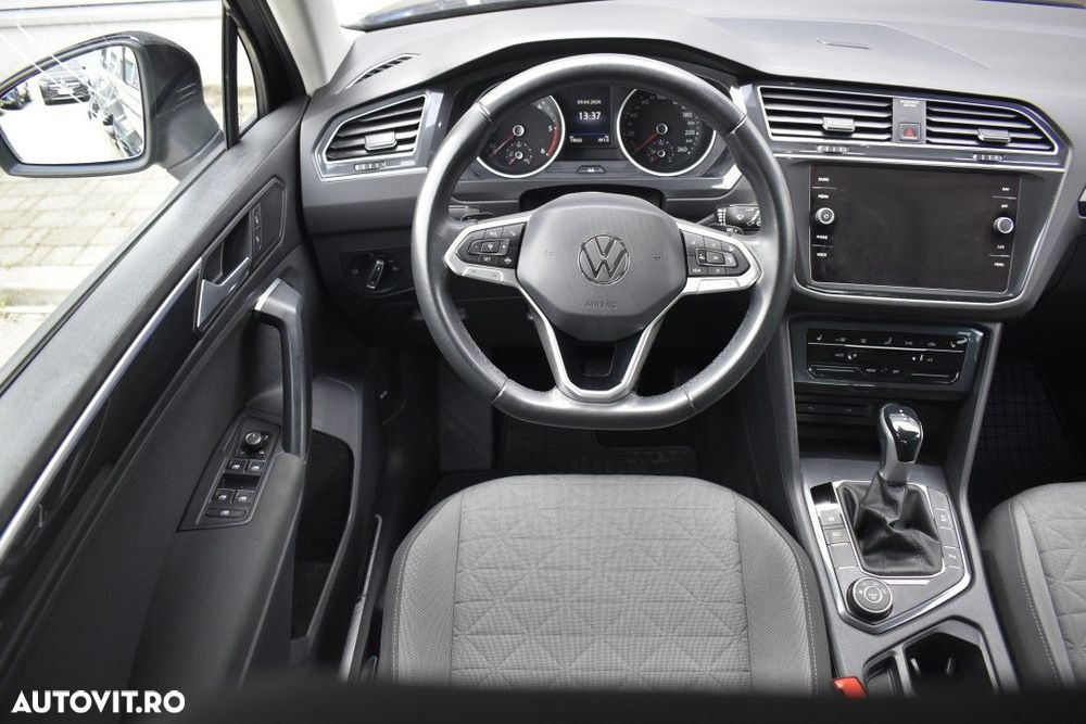 Volkswagen Tiguan - 11