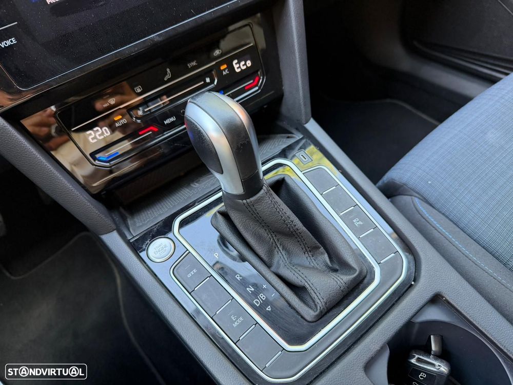 VW Passat - 31