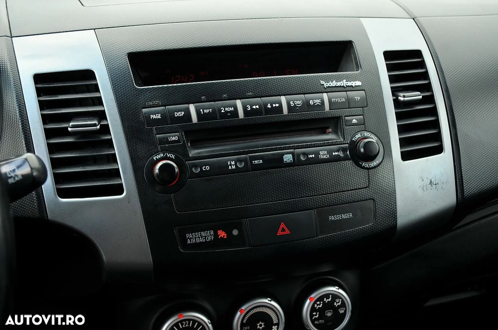 Mitsubishi Outlander - 7