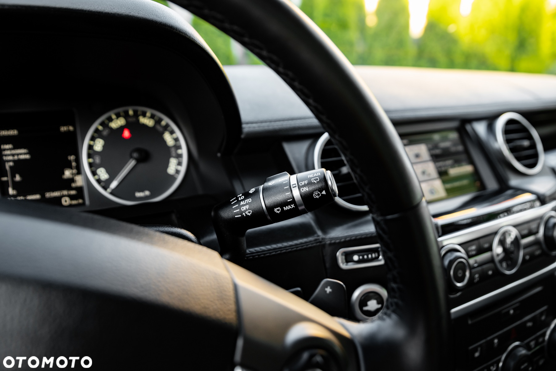 Land Rover Discovery SD V6 HSE - 33
