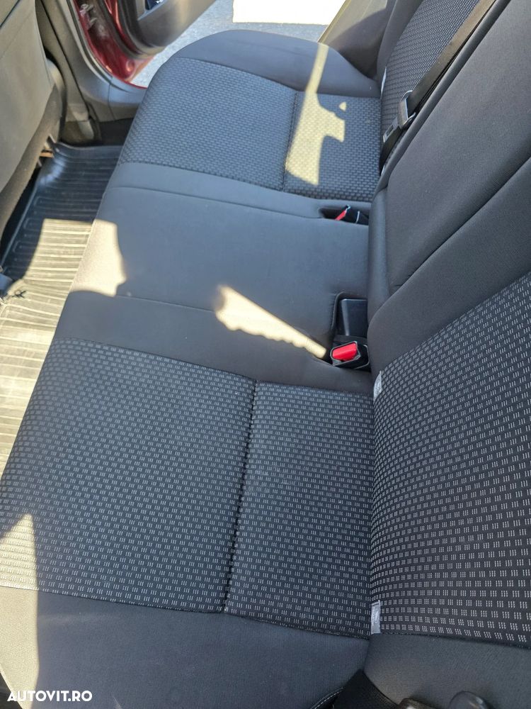Toyota Corolla - 12