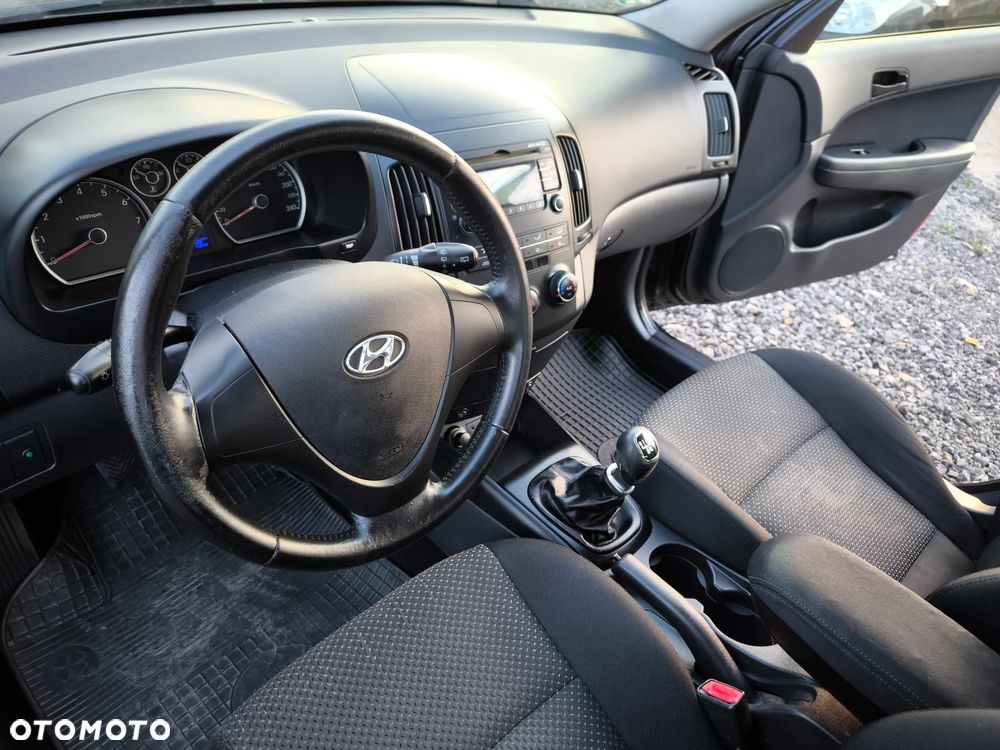 Hyundai i30 1.4 Base + EU5 - 16