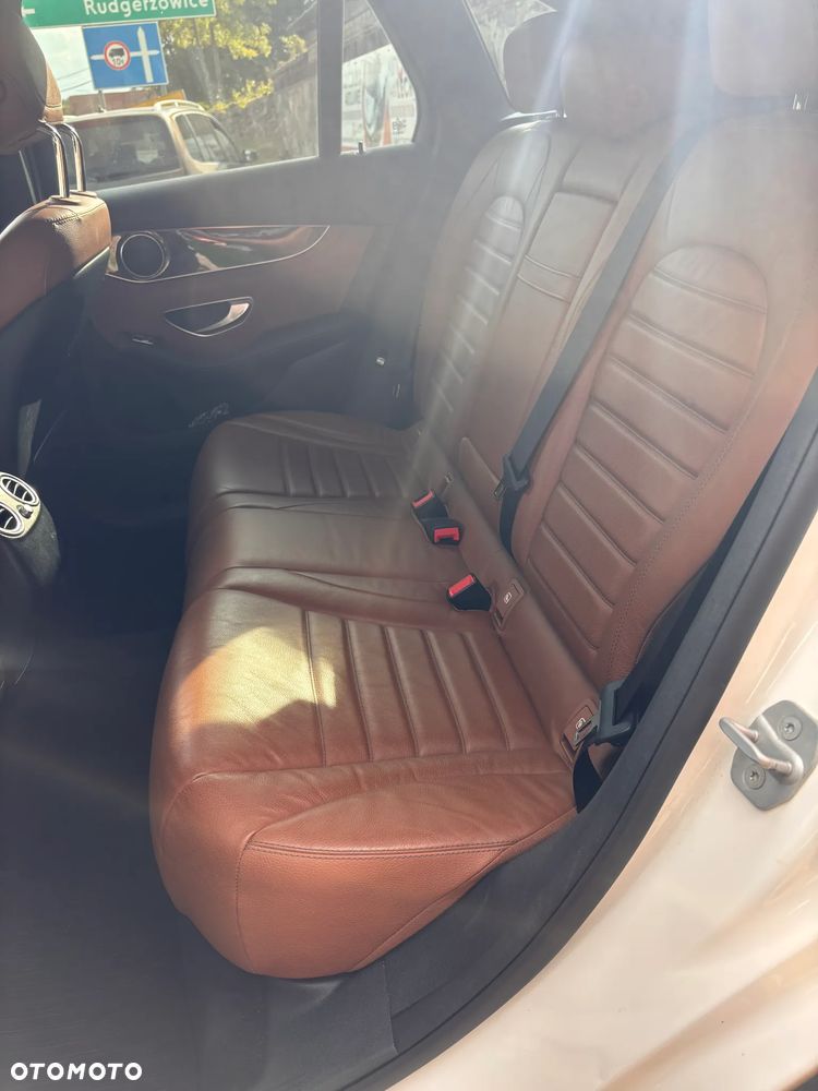 Mercedes-Benz GLC 250 d 4-Matic - 12