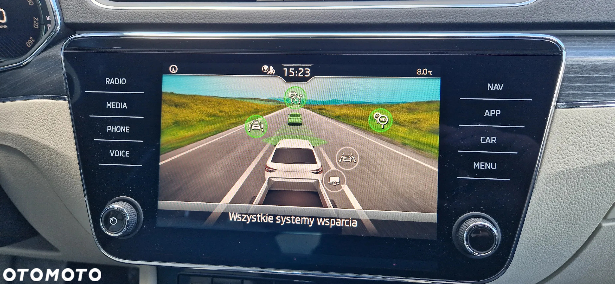 Skoda Superb Combi 2.0 TDI DSG Style - 12