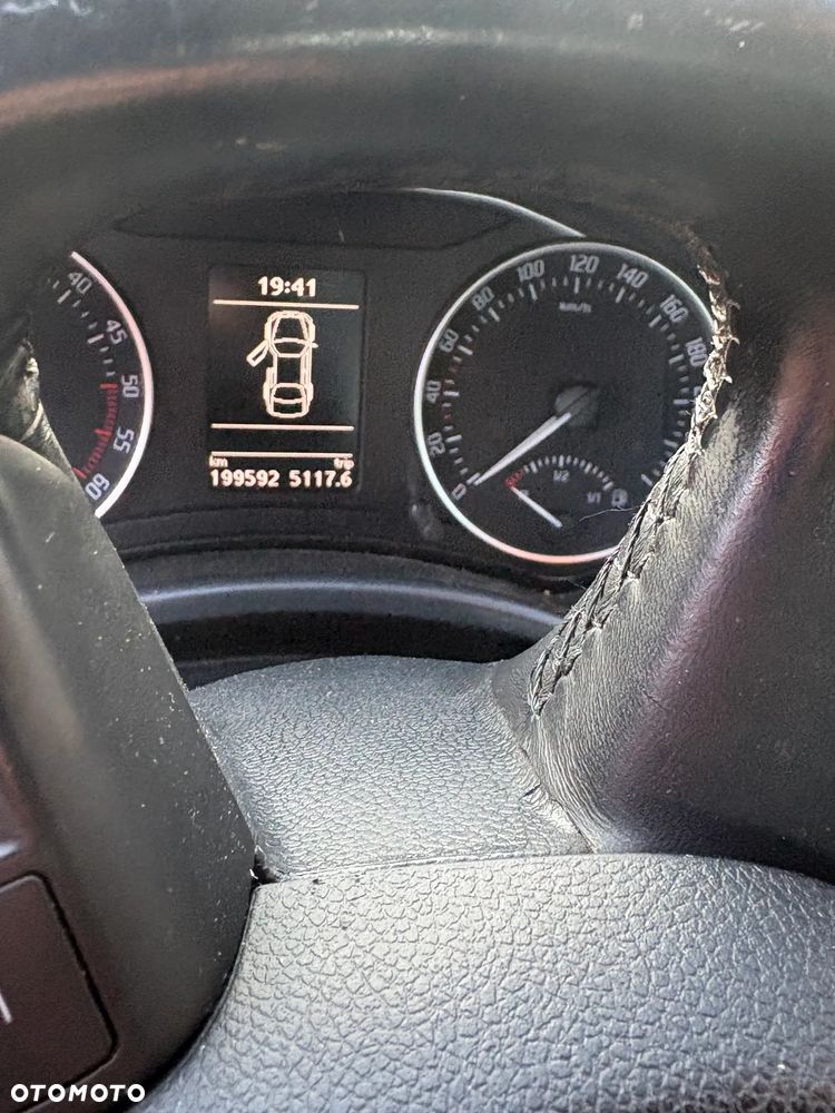 Skoda Octavia 1.6 TDI Ambiente DSG - 11