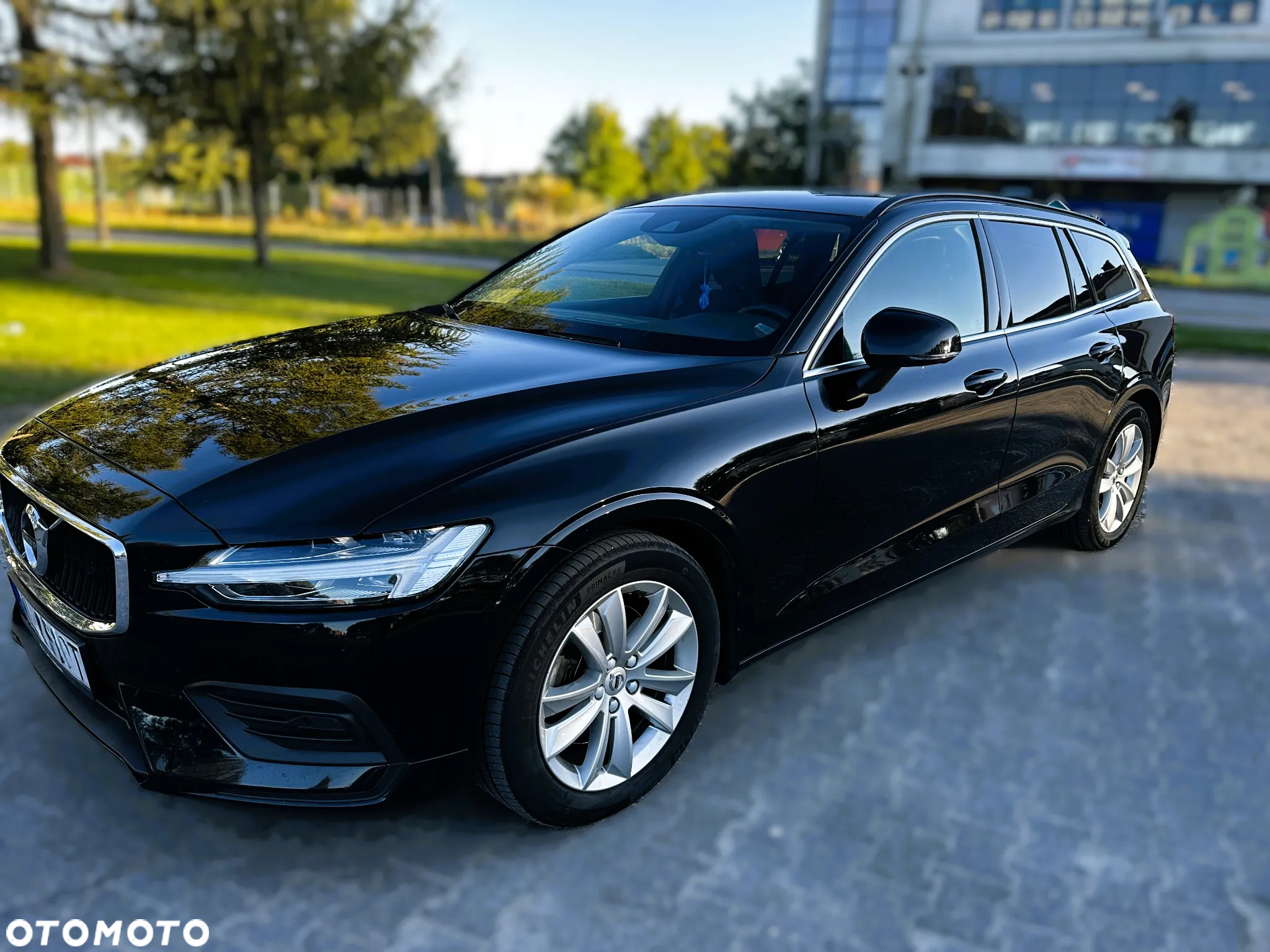 Volvo V60 B3 B Momentum Pro - 4