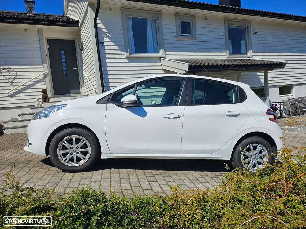 Peugeot 208 1.2 PureTech Allure - 2