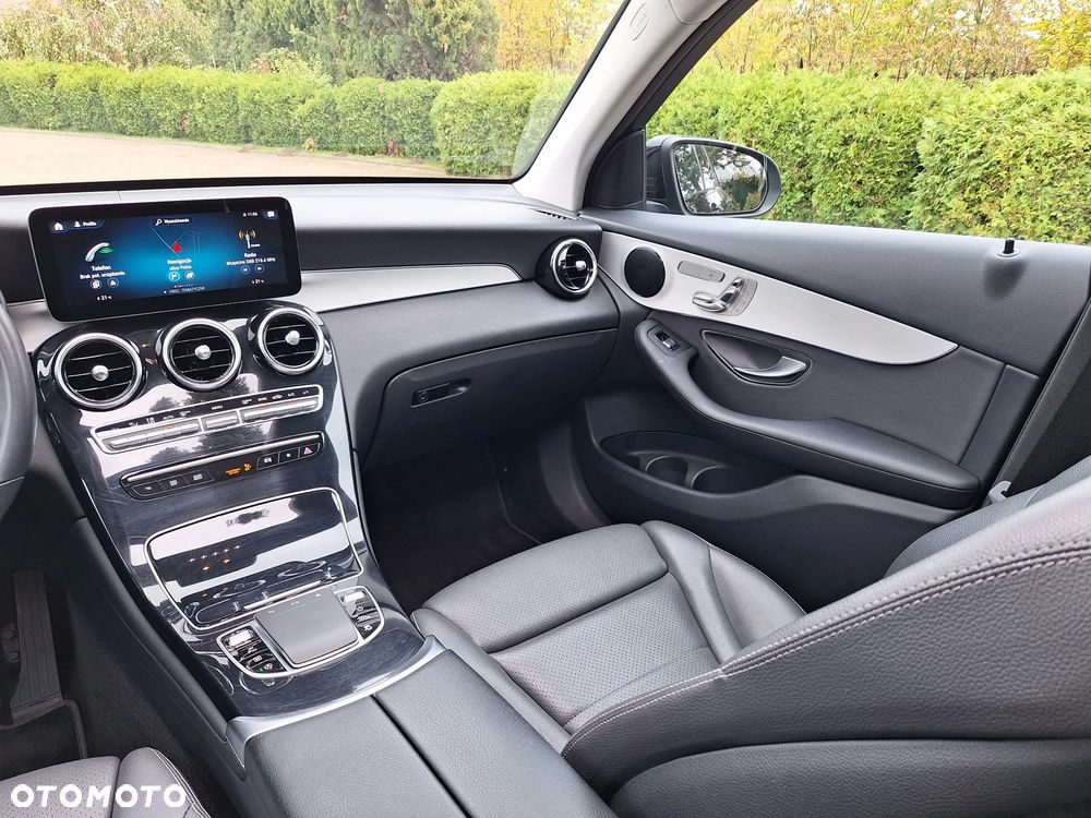 Mercedes-Benz GLC 220 d 4Matic 9G-TRONIC AMG Line - 24