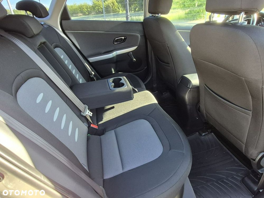 Kia Ceed - 7