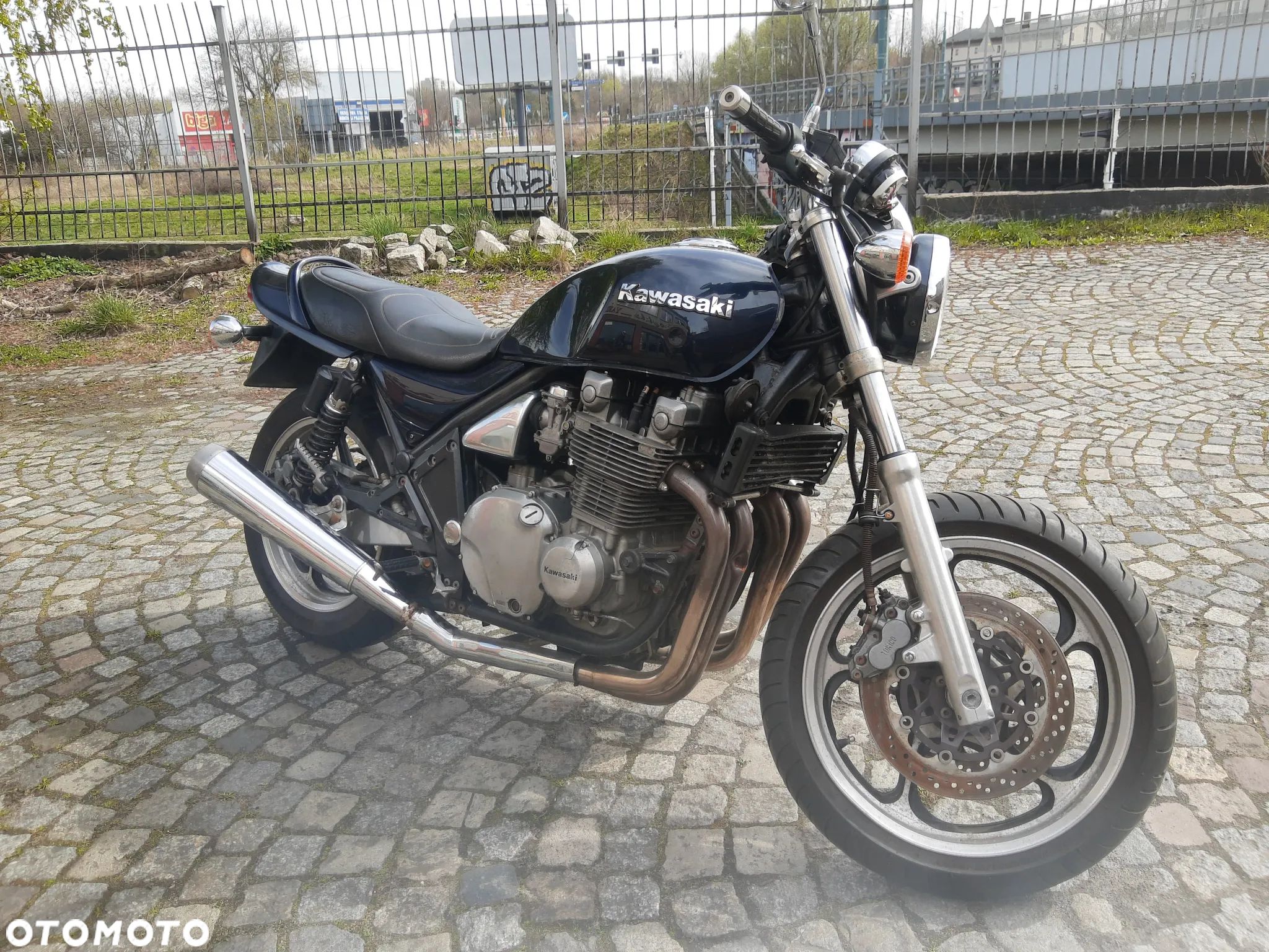 Kawasaki Zephyr - 1