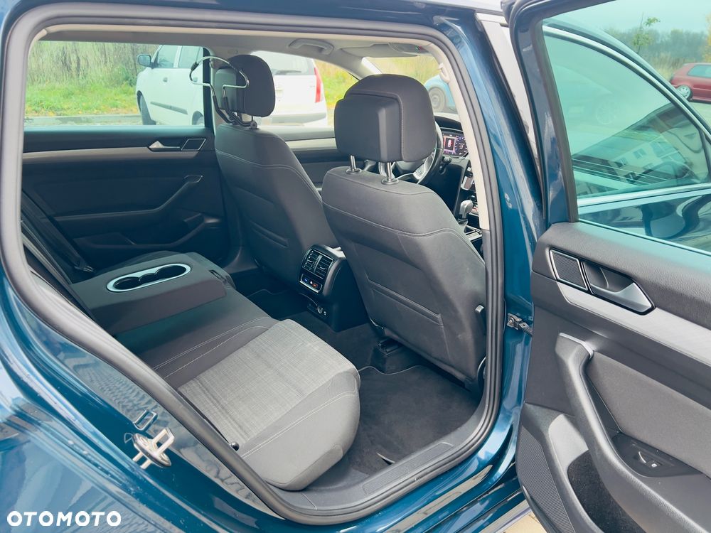 Volkswagen Passat Variant 2.0 TDI Business DSG - 17