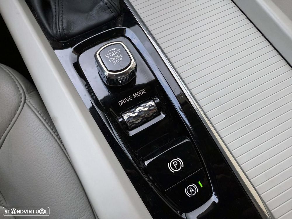 Volvo XC 60 2.0 D4 Momentum Plus Geartronic - 47