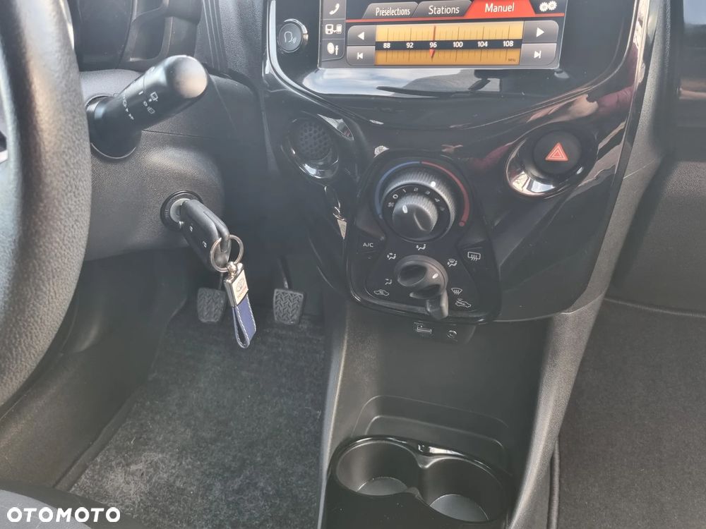 Toyota Aygo x-clusive Style Selection - 21