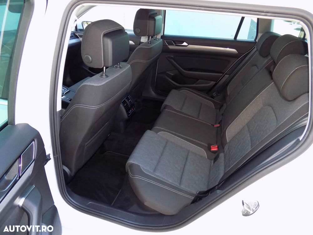 Volkswagen Passat 2.0 TDI SCR DSG Business - 22