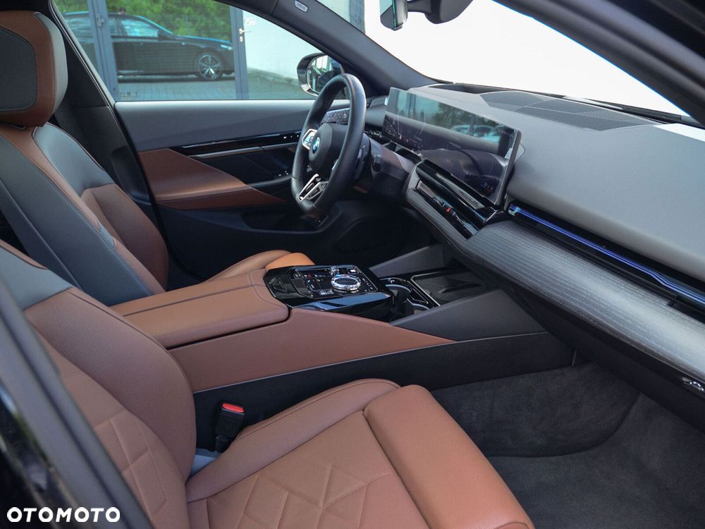 BMW Seria 5 - 32