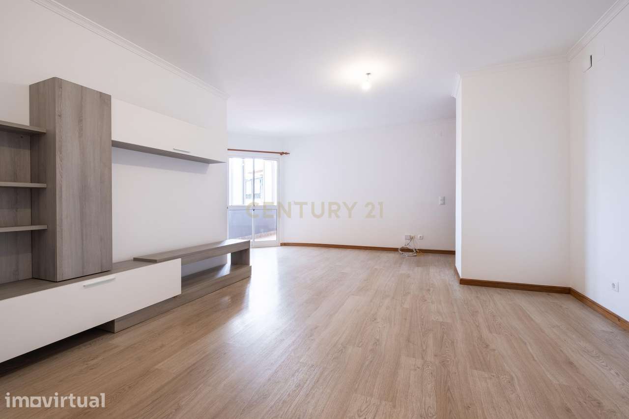 Apartamento T2 para Arrendamento – Centro do Funchal, Ilha da Madeira - Grande imagem: 3/23