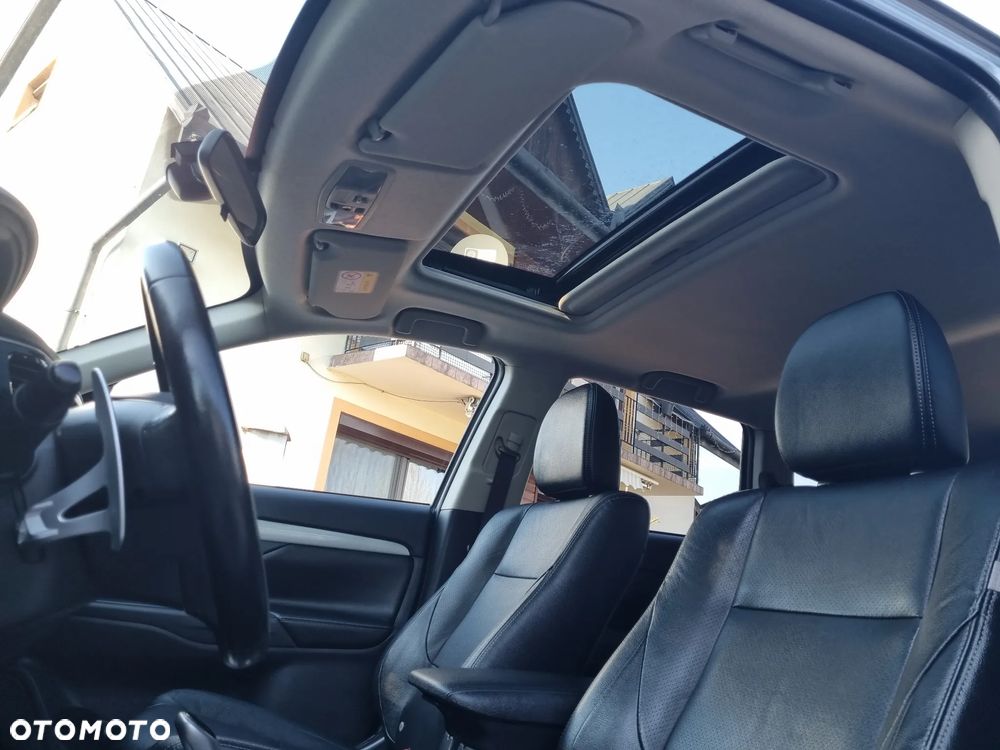 Mitsubishi Outlander 2.0 4WD Top - 12