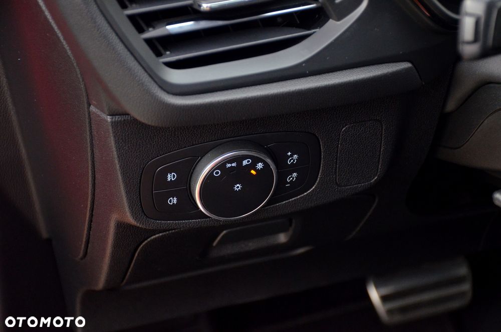 Ford Focus SW 2.0 TDCi ST-Line Black ASS PowerShift - 25