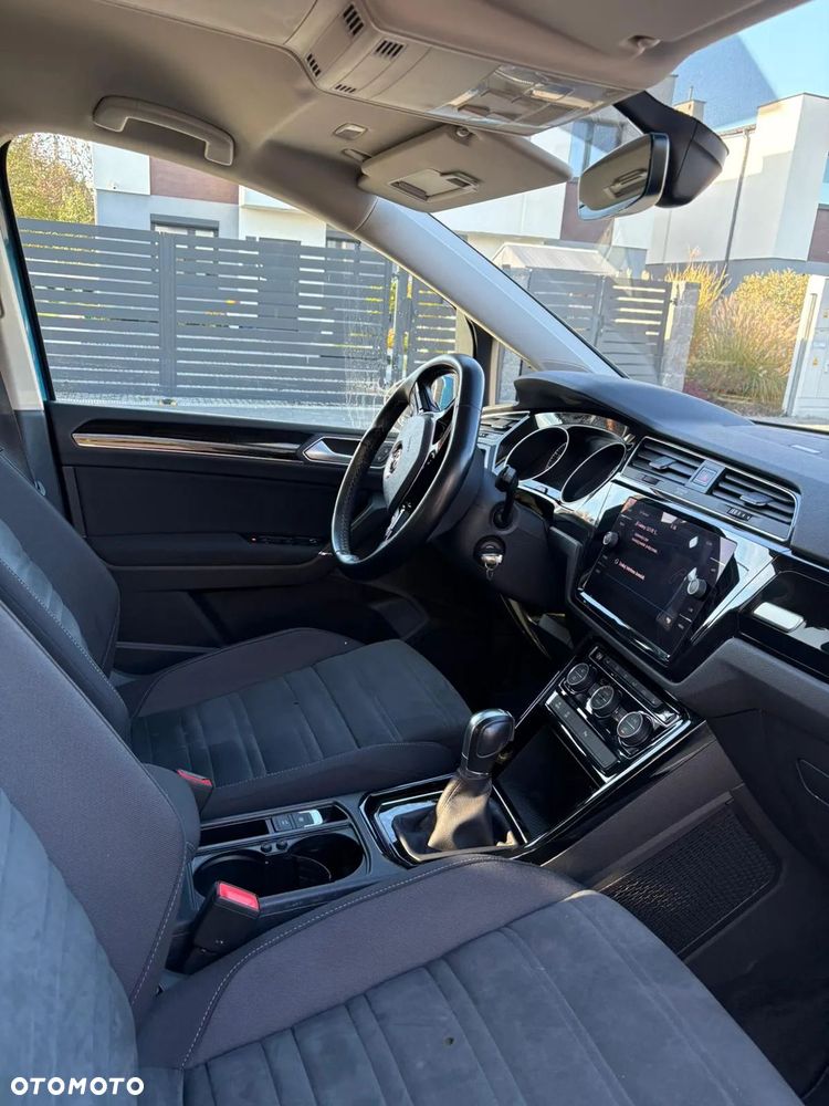 Volkswagen Touran - 6
