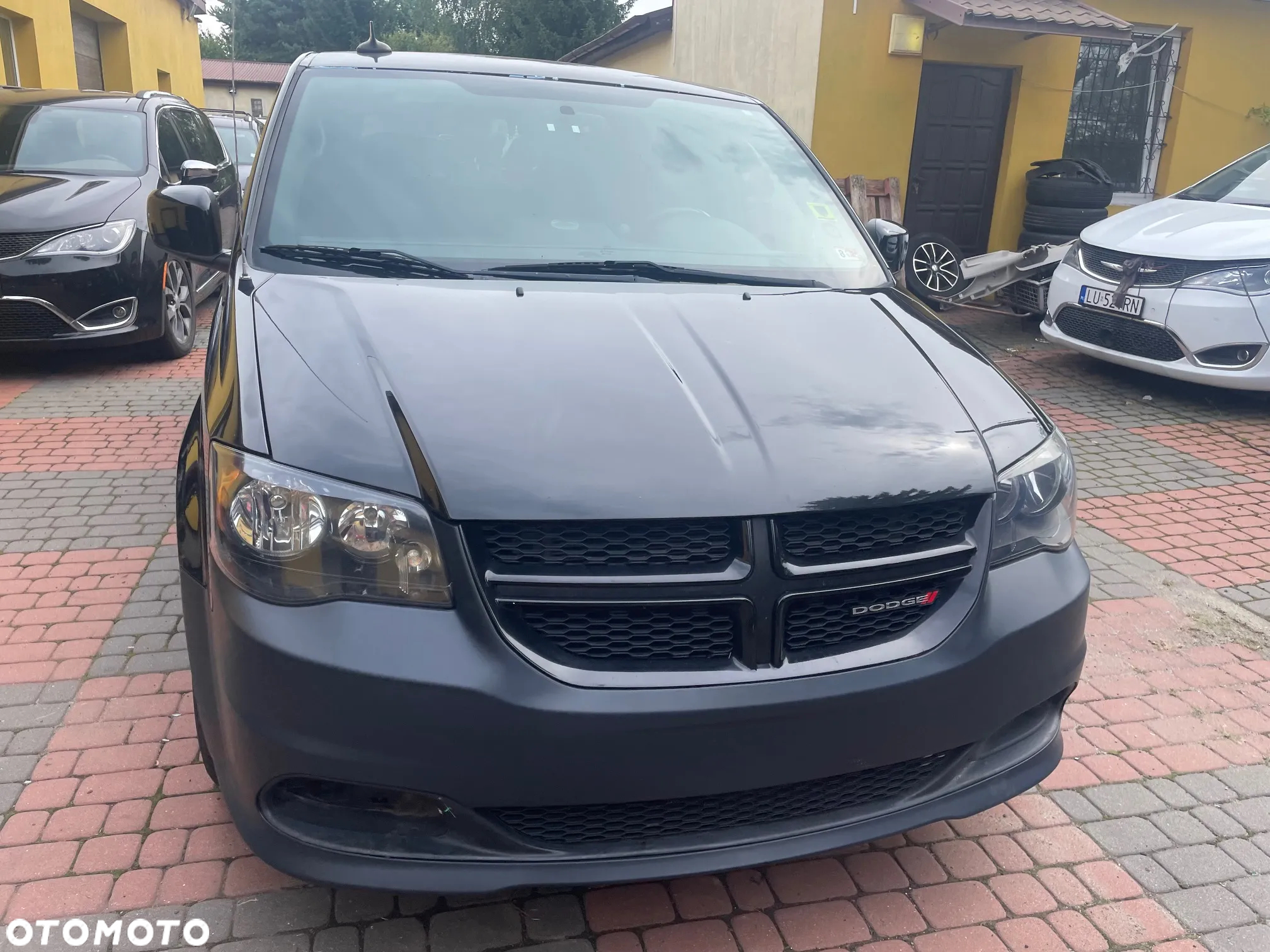 Dodge Grand Caravan - 3