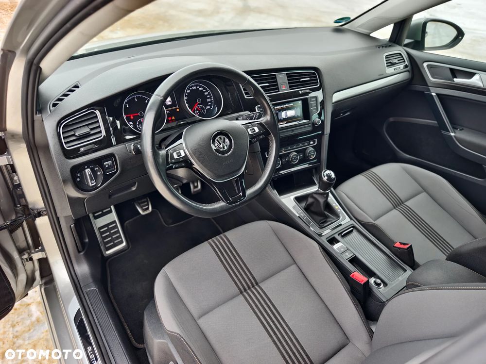 Volkswagen Golf 2.0 TDI BlueMotion Technology Allstar - 5