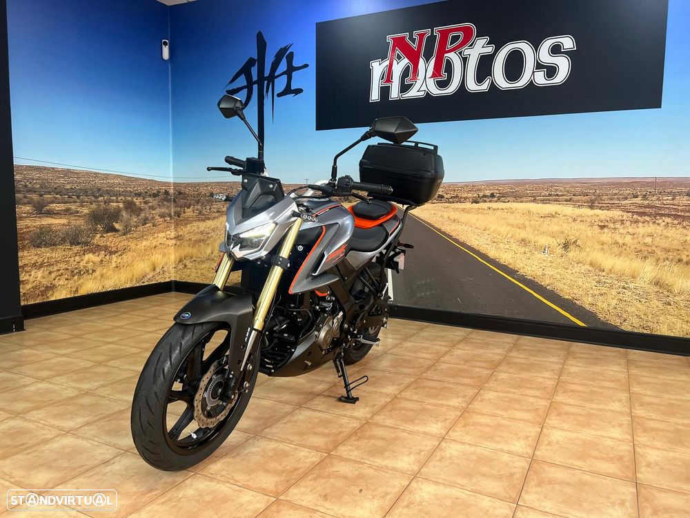 QJ Motor SRK 125S - 3