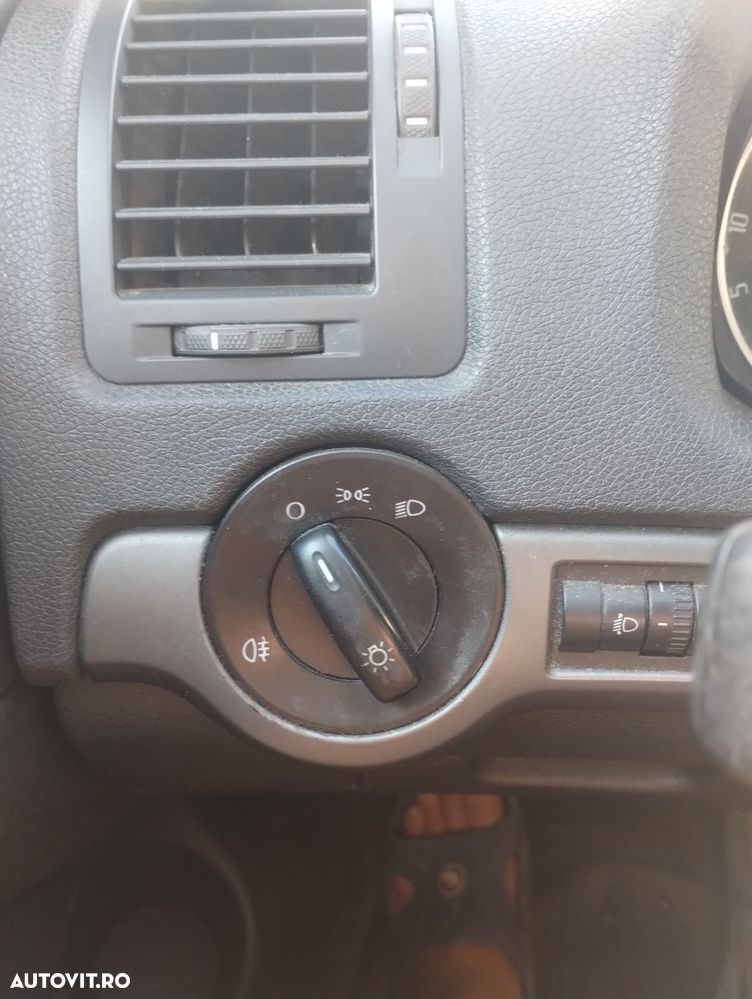 Skoda Octavia 1.6 TDI Classic DSG - 7