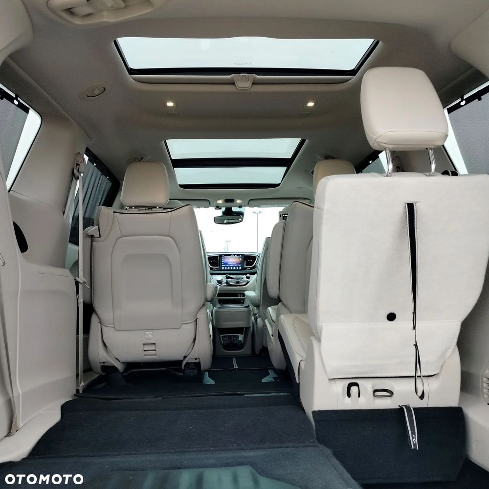 Chrysler Pacifica - 13