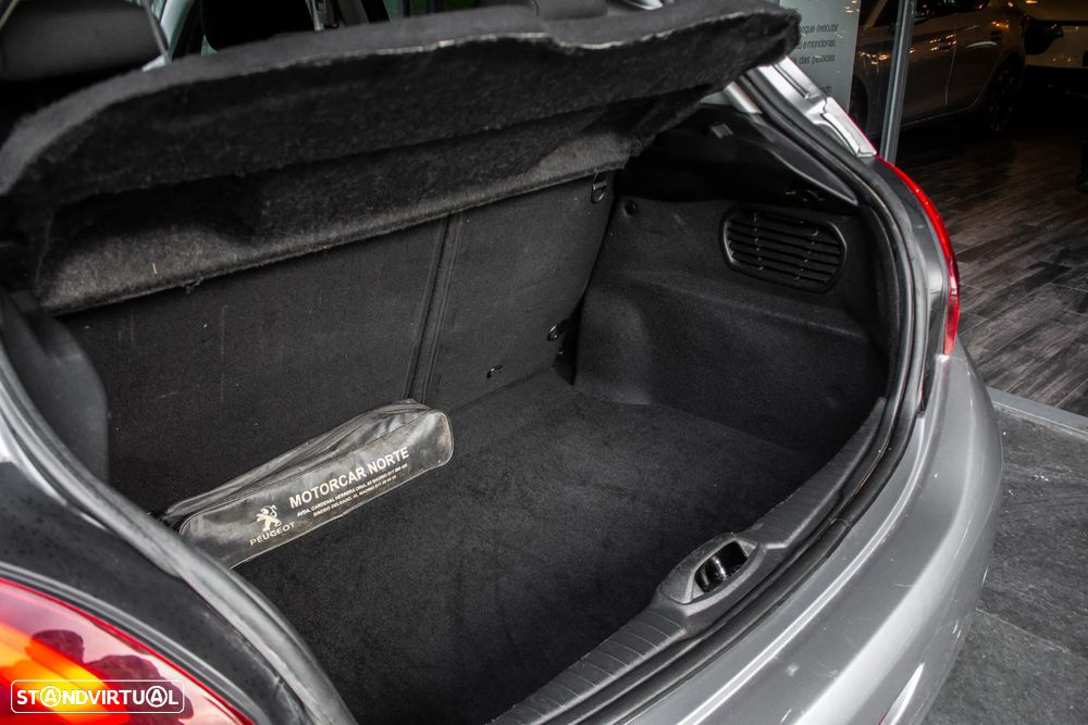 Peugeot 208 1.2 PureTech Active - 27