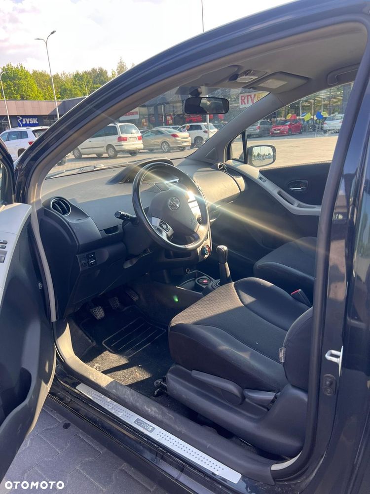 Toyota Yaris - 6