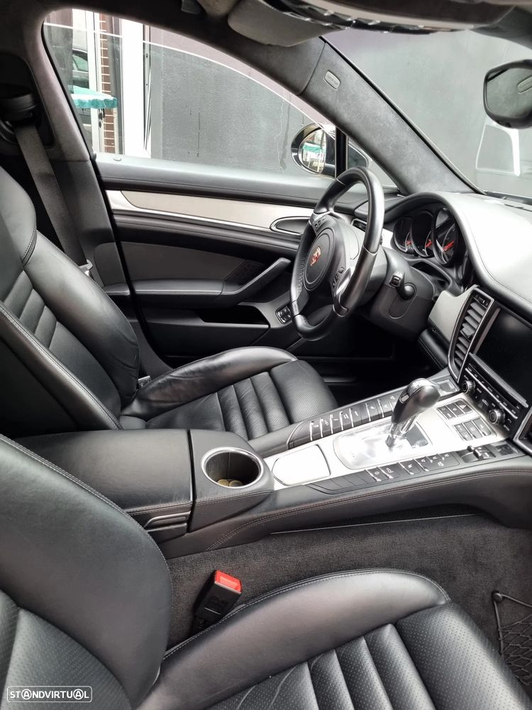 Porsche Panamera Turbo S PDK - 9