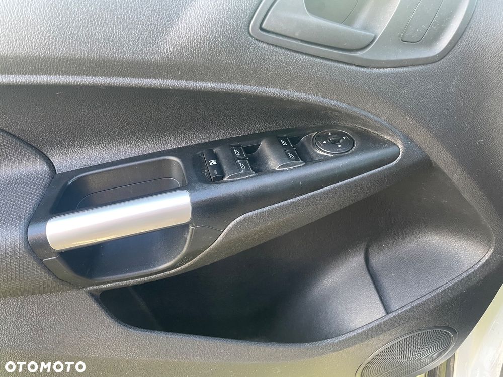 Ford Tourneo Connect - 16
