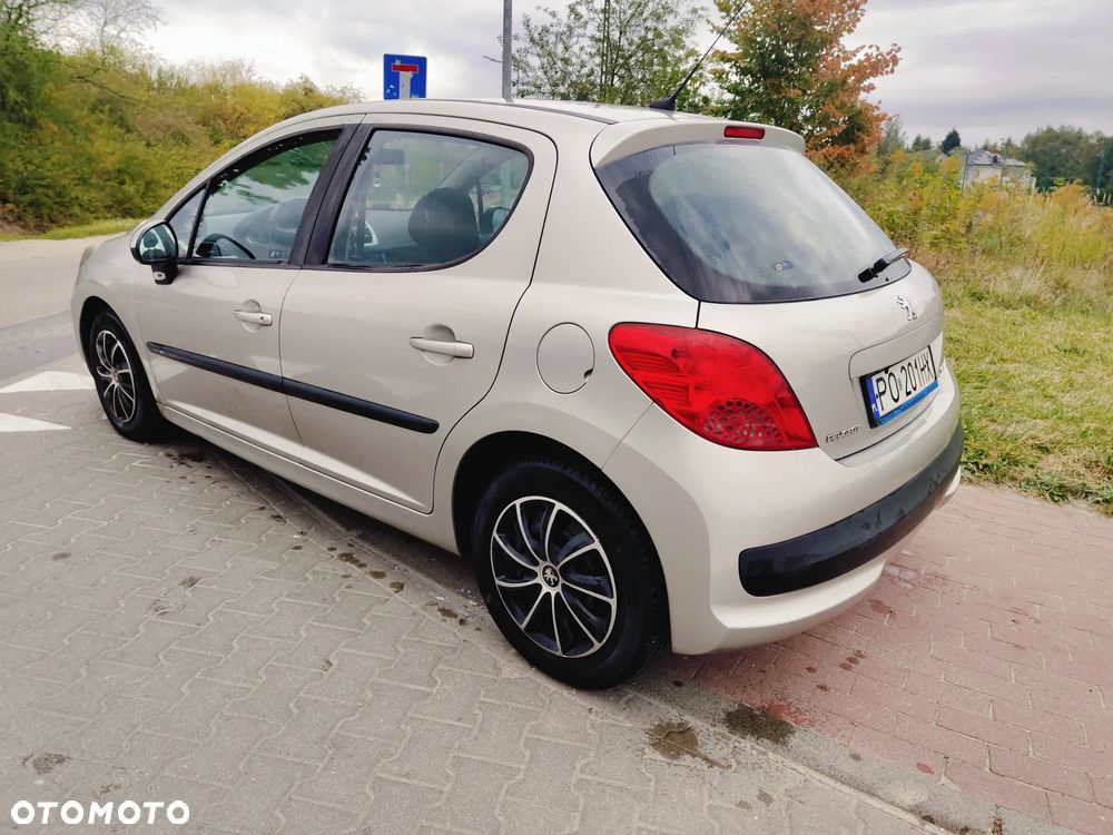 Peugeot 207 - 10
