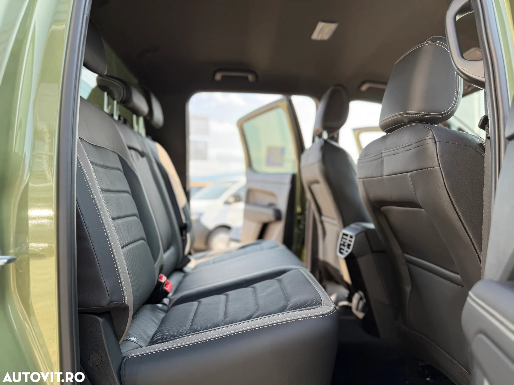 Volkswagen Amarok 3.0 TDI 241 CP 4M 10AT Aventura - 26